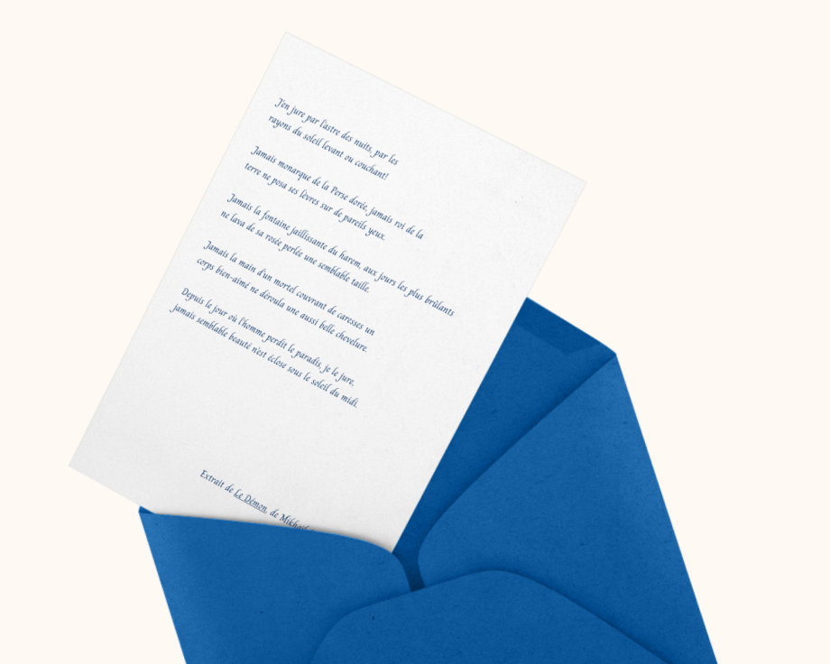 Enveloppe bleu avec une lettre qui sort.